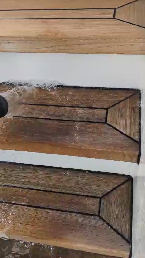 Small deck scrubbing machine "Deckie"